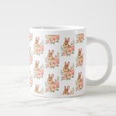 ウォーターカラーのウサギとピンクの花輪イースター ジャンボコーヒーマグカップ (右)
