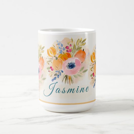 ウォーターカラーのカボチャと花 – 秋の花 コーヒーマグカップ (中央)