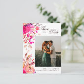 ウォーターカラーのピンクの花柄の結婚式のSave the Date ポストカード (スタンド正面)