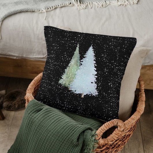 ウォーターカラーの松のクリスマスツリーと雪の結晶 クッション