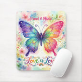ウォーターカラーの虹色の蝶 "Love is Love" マウスパッド (マウス)