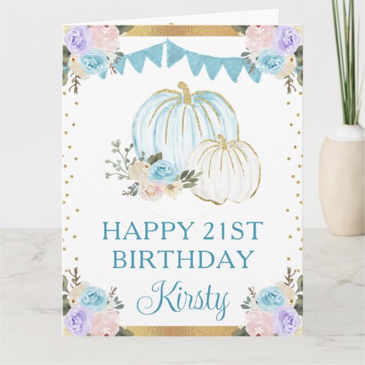 ウォーターカラーの青と白の花柄パンプキンの誕生日 カード (正面)
