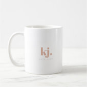 ウォーターカラーガールボスイラストレーション |シック・モノグラム コーヒーマグカップ (左)