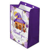 ウォーターカラートリックまたはハロウィーンベイビーシャワーを治療 ミディアムペーパーバッグ (裏面アングル)