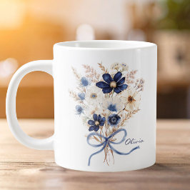 ウォーターカラーネイビーブルーの花束のオーダーメイド ジャンボコーヒーマグカップ