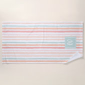 ウォーターカラーパステルピンクピーチストライプズモノグラムの ビーチタオル (正面)