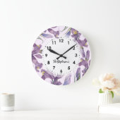 ウォーターカラーパープルアイリスボタニカルイラストレーション ラージ壁時計 (ホーム)