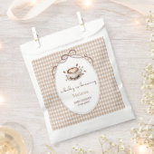 ウォーターカラーベイビーがコーヒーを淹れている ベイビーシャワー フェイバーバッグ (クリップ留めされた状態)