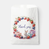 ウォーターカラーベリーファースト誕生日バニーとギフト フェイバーバッグ (正面)