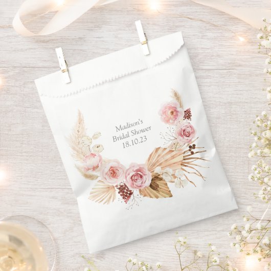 ウォーターカラーボホーフローラパンパスグラスブライダルシャワー フェイバーバッグ (クリップ留めされた状態)