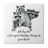 ウォーターカラーラクーンファミリー感動的引用文 タイル (正面)