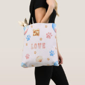 ウォーターカラーLOVEデザインと犬の足跡 トートバッグ (クローズアップ)