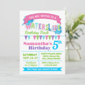 ウォータースライドの誕生日夏のパーティーピンクティール(緑がかった色)紫 招待状 (スタンド正面)