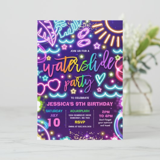 ウォータースライドスプラッシュパッド誕生日パーティネオングロー 招待状 (スタンド正面)