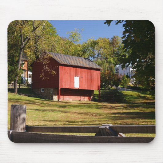 ウォーターフォードの納屋 マウスパッド (正面)