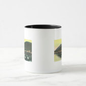 ウォーターフロントビューインディアンタウンシトカ， AK マグカップ (中央)