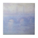 ウォータールー橋、Claude Monetによるミスト効果 タイル<br><div class="desc">Waterloo Bridge,  Effect of Mist (1903) by Claude Monetはヴィンテージ印象派の美術素晴らし建築絵画の作品。テムズ川の上にボートで漕ぐ乗組員がいる。霧が立ち込める霧の朝、イギリスのロンドンのウォータールー橋。アーティストについて：クロード・モネ(1840-1926)は印象派の運動の創始者であフランスのり絵画、その絵画の大部分は「空中に浮かぶ」（野外に浮かぶ）スタイル印象派の風景である。</div>