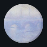 ウォータールー橋、Claude Monetによるミスト効果 マグネット<br><div class="desc">Waterloo Bridge,  Effect of Mist (1903) by Claude Monetはヴィンテージ印象派の美術素晴らし建築絵画の作品。テムズ川の上にボートで漕ぐ乗組員がいる。霧が立ち込める霧の朝、イギリスのロンドンのウォータールー橋。アーティストについて：クロード・モネ(1840-1926)は印象派の運動の創始者であフランスのり絵画、その絵画の大部分は「空中に浮かぶ」（野外に浮かぶ）スタイル印象派の風景である。</div>
