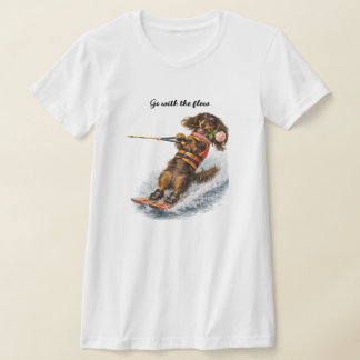 ウォーター・スキーをするダックスフント Tシャツ