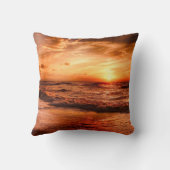ウォームゴールデンオレンジサンセットオーバー海 クッション (裏面)