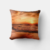ウォームゴールデンオレンジサンセットオーバー海 クッション (正面)