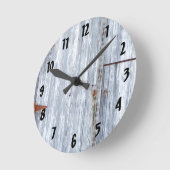 ウォールクロックホワイトウォッシュウッドバーンドアカントリールスティ ラウンド壁時計 (傾斜)