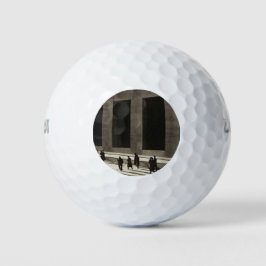 ウォール街(by Paul Strand, 1915) ゴルフボール