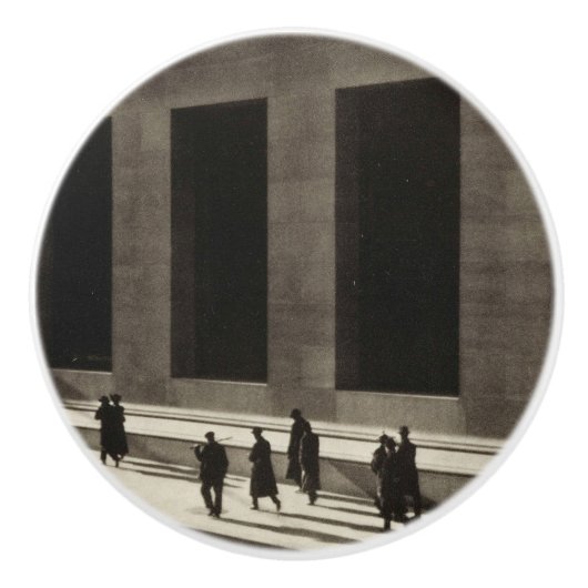 ウォール街(by Paul Strand, 1915) セラミックノブ (正面)