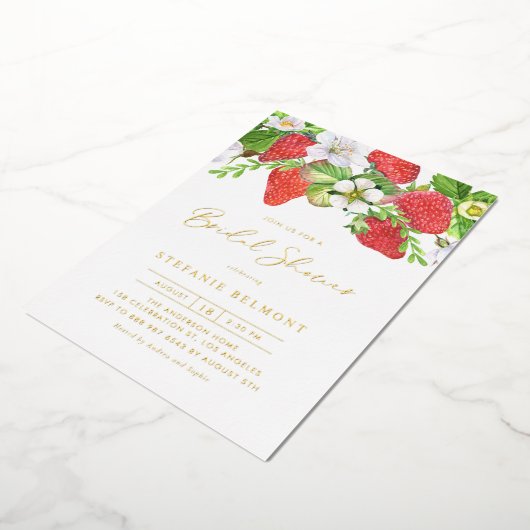 ウオーターカラーストロベリーボタニカルブライダルシャワー 箔招待状 (回転した状態)