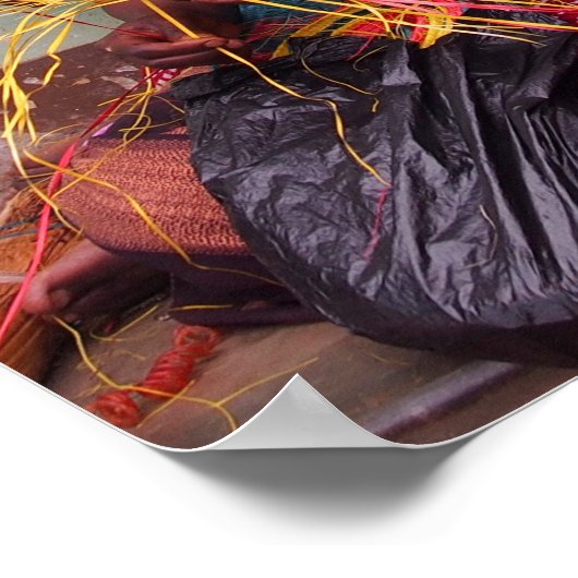 ウガンダ人かわいらし製織マットポートレート ポスター (角)