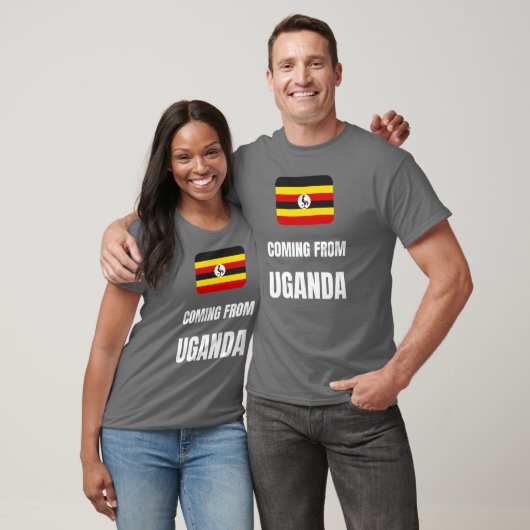 ウガ来ンダ出身 Tシャツ (ユニセックス)