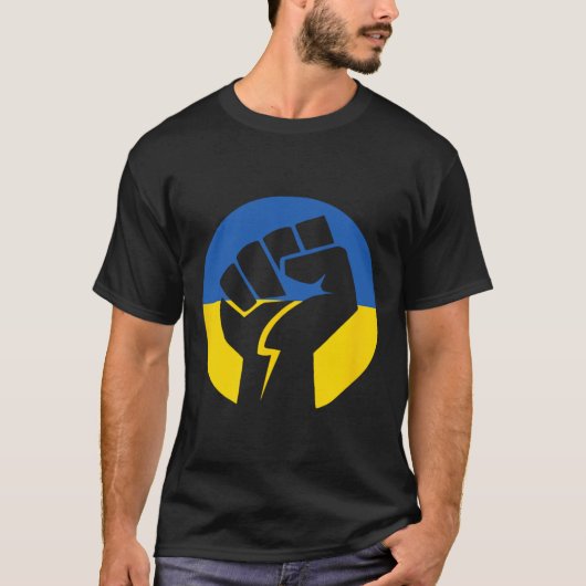 ウクライナとの連帯を叫ぶ拳 Tシャツ (正面)