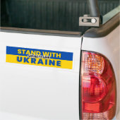 ウクライナと共に立つ – 戦争にノーと言う バンパーステッカー (トラック上)
