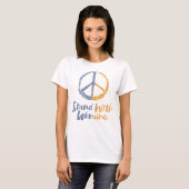 ウクライナと立つ – PEACE Symbol Sign Freedom Tシャツ (正面フル)