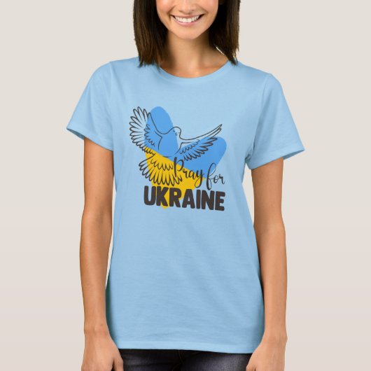 ウクライナのために祈りを ハートと鳩 Tシャツ (正面)