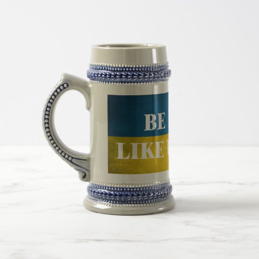 ウクライナのテクスチャ引用文のように勇敢である ビールジョッキ (左)