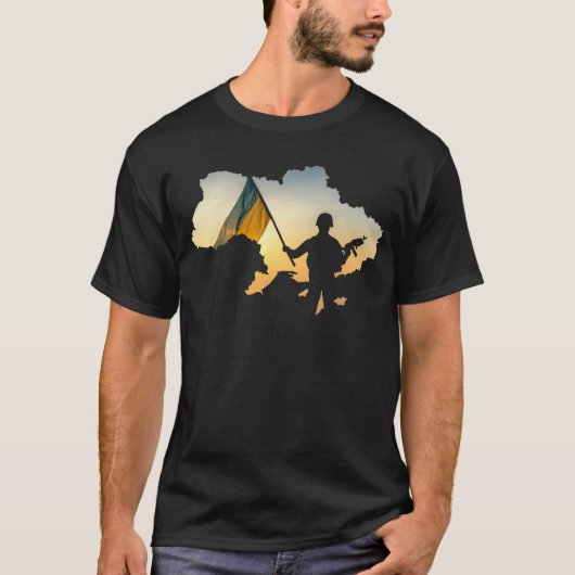 ウクライナの兵士の地図 Tシャツ (正面)