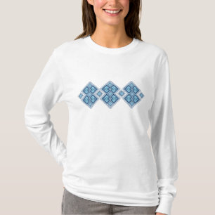 ウクライナの刺繍の青のvyshyvanka tシャツ
