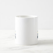 ウクライナの旗と共に立つ - ウクライナの旗 - ウクライナ コーヒーマグカップ (中央)