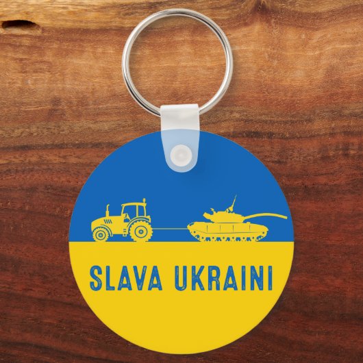 ウクライナの農家のスチールのタンクはロシアのタンクを牽引 キーホルダー (正面)