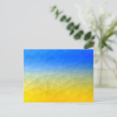 ウクライナの黄色い青の幾何学的メッシュパターン ポストカード (スタンド正面)