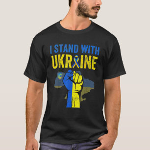 ウクライナを支持するウクライナリボン国旗と共に立つ Tシャツ