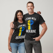 ウクライナを支持するウクライナ国旗を掲げる Tシャツ (ユニセックス)