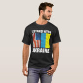 ウクライナウクライナ国旗を掲げてUkrを支持 Tシャツ (正面フル)