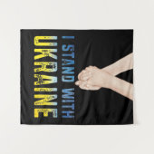 ウクライナシャツ支持ウクライナ国旗を掲げる タペストリー (正面(横))