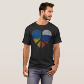 ウクライナロシアの平和ハートワードクラウド Tシャツ (正面フル)