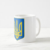 ウクライナ人のTryzubの青及び金ゴールドのマグ コーヒーマグカップ (正面右)