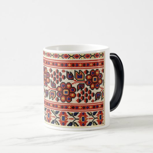 ウクライナ人のVyshyvankaの刺繍によってはリヴィウのマグが開花します モーフィングマグカップ (正面右)