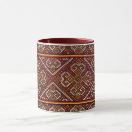 ウクライナ人のVyshyvankaの赤のらせん状の刺繍のマグ マグカップ