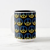 ウクライナ和平サイン2トーンのコーヒーマグ ツートーンマグカップ (正面左)